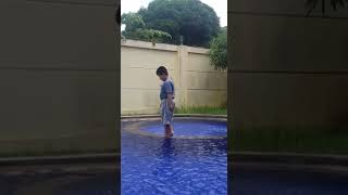 Disuruh Berenang Malah Bergaya #shorts