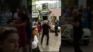 TRIBO DA DANÇA DANÇANDO RUEDA DE CASINO NO ENCONTRO INGLESES DO CENTRO NA BAIXA DE COIMBRA PORTUGAL