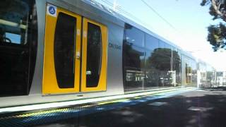 Cityrail Oscar H set H26 + H48 arriving at Sutherland