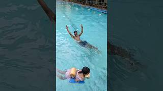 bade bhai jaan ka swimming #poolparty #swiming #trending #havefun #learning #learntoswim #shorts