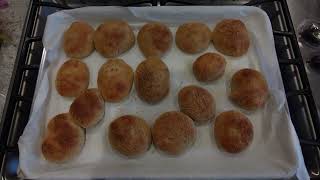 Yummy Filipino Bread Rolls (Pan de Sal)