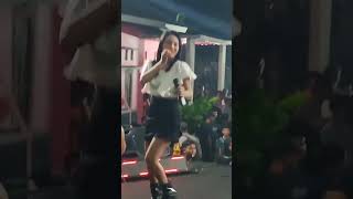 Mbak Dinda nyuwun WAmu 😂 #shorts #sounds #biduan #dangdut #dangdutkoplo #hiburan