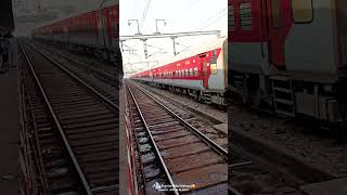 12450 || Goa Sampark kranti Express CDG  - MAO crossing At mathura junction 90 KMPH #shorts #train