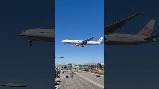 China Airlines Boeing 777-300ER landing at LAX runway 24L #aviation #planespotting #boeing