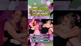 Fabiana Justus aparece de surpresa na festa de 15 anos de Rafinha.