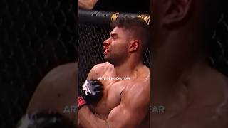 Ele destroçou a boca do adversário com 1 soco #ufc #mma #jairzinhorozenstruik #overeem