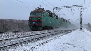 Пассажирские, сдвоенный грузовой, грузовые, электрички и тепловозы на Транссибе