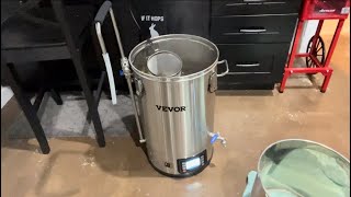 VEVOR Electric Brew Kettle - 3rd brew = Honey Brown Ale. The rolling boil.