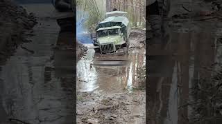 Ukraine vehicle stuck in mud!