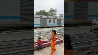 मेरी लोपतगमिनी कब अयगी, इंतज़ार में बैठे यात्री #indiantrain #indianrailways #passenger #shorts