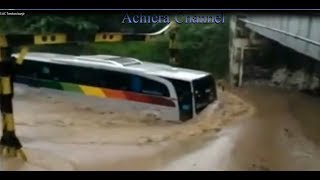 SOPIR BUS ANTAR PROPINSI NEKAD TEROBOS BANJIR