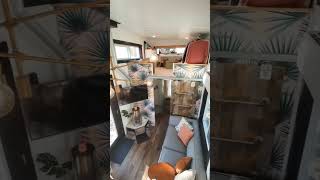 45 Second Tiny House Tour #tinyhome #tinyhomebuilder #tinyhousetrailer #diy