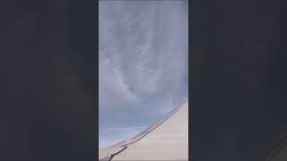 Voando a 37 mil pés de altitude / vista de dentro do avião #shortsvideo