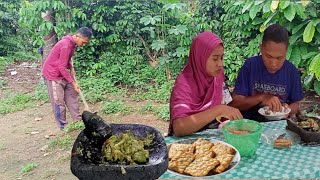 Aktivitas Hidup Di Desa, Memasak Menu Dadakan Sambal Terong  Dan Tempe Goreng Untuk Makan Bersama