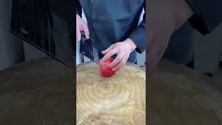 Apple cutting skills . #shorts #viralvideo #chinesechef