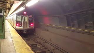 R train at Jay Street-MetroTech