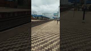 Very !! HIGH SPEED!!  overtake AP Express ne overtake Grand Trunk Express at Warora station