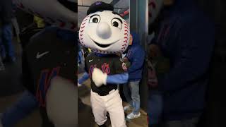 Mr Met Mascot ⚾️ #mascot #mrmet #newyorkmets