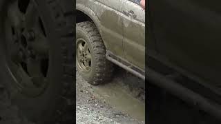 Discovery td5 is just spinning tyres high centred #mud #fun #fail #burnout #offroad