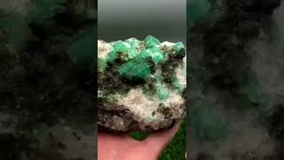 Emerald Spaceman terminated  on a matrix available for sell Origin chatral Weight : 928 Gm