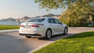 2019 Toyota Camry 2.5 Hybrid Dynamic Force 218 KM e-CVT Executive / duży sedan wrócił do Europy