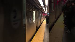 MTA (7) Express train Enters Times Square 42nd Street