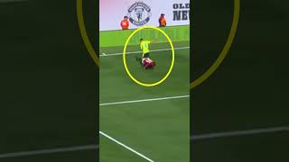 Wan Bissaka bicycle kick clearance and tackle🥶🥶#football #soccer #footballshorts #youtubeshorts