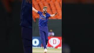 Mohammed Siraj 🧑‍✈️DSP banne mein Rohit Sharma aur Virat 😱 Kohli ka hath hai#rohit #shorts