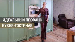 В КУХНЕ-ГОСТИНОЙ НЕСТАНДАРТНОЙ ФОРМЕ МЫ РАЗМЕСТИЛИ КРАСИВУЮ КУХНЮ И ПРОДУМАЛИ ВСЕ, ЧТО НЕОБХОДИМО