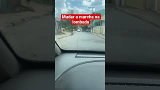 Aprender a dirigir mudar a marcha na lombada