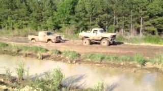 1979 Bronco pulling out Hemi