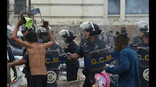 GCM e PM entram em confronto com drogados na Cracolândia em São Paulo