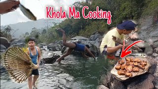 Khola Ma Dunga Mathi Chicken Pakawdai