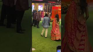 #JanhviKapoor arrives with her boyfriend #ShikharPahariya for the Mameru ceremony of #anantambani