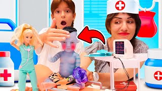 Doktor oyunları - Avatar oyuncak bebek hasta oldu! Oyuncak Barbie ile eğitici oyunlar