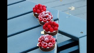 How to make a mini raspberry tart.