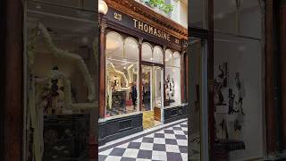 THOMASINE designs gloves for "Emily in Paris" #emilyinParis #paris #gloves #travel #shopping