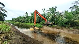 Pemain Tunggal‼️Excavator Zaxis Forester Long Arm Cuci Sungai Tanah Gambut