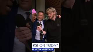 Logan Paul CHANTING F Jake Paul with thousands of Australian fans #loganpaul #ksi #primeaustralia