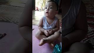 Baby Al Fatih kalau lagi nonton, khusyuk nyaa