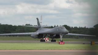 B1 Landing @ RAF Fairford