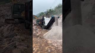 #jawcrusher #mobilecrusher #rockcrusher #limestone #basalt #conveyorbelt #quarry