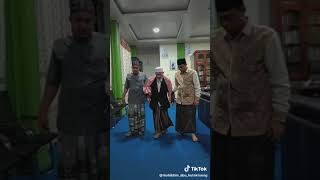 abu kuta krueng bersama dua anandanya