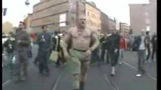 Techno Viking dançando funk