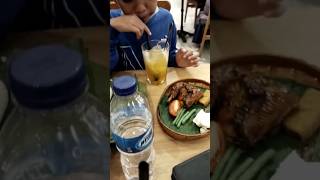 fusia restoran ! rajanya nasi timbel  diBanjarmasin #videoshorts #kulinerbanjarmasin