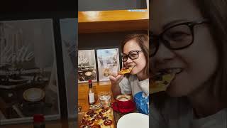 Sharing yummy PEPPERONI PiZZA with #bestfriend  #pizzalover #youtubeshorts | tita Annie vlogger ASMR