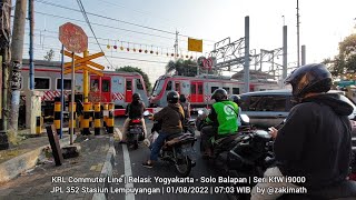 Kecegat KRL Jogja-Solo Seri KfW i9000 Masuk Stasiun Lempuyangan