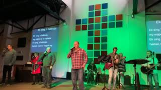 Fluister 1 Worship en preek