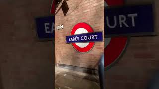 London Underground District Line arriving at Earls Court S7 stock ￼