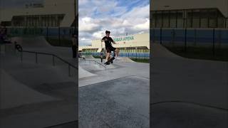 МОЙ ПЕРВЫЙ КЛИП!😎 #scooter #shortvideo #трюкинасамокате ОЦЕНИТЕ В КОМЕНТЫ!❤️